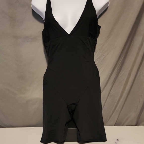 Maidenform Black Shapewear V-Neck Bodysuit - Picture 1 of 8